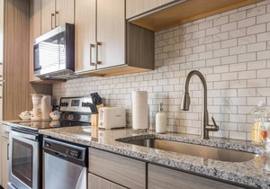 FRONTDESK | Midtown Apt, near Atlantic Station
