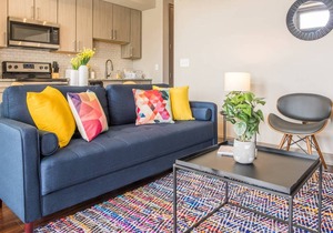 FRONTDESK | Midtown Apt, near Atlantic Station