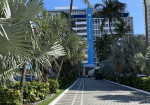 Ft. Lauderdale 2 Bedroom/2 Bath Private Condo With Kitchen On The Beach