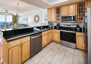 GD 504 Emerald Sea Oasis: Wake Up to Breathtaking Ocean Views