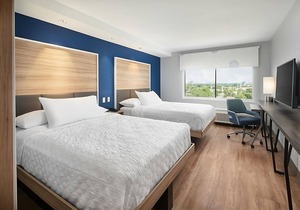 Get Ready to Set Sail! Parking, Near Port Everglades Cruise Terminal, Breakfast!