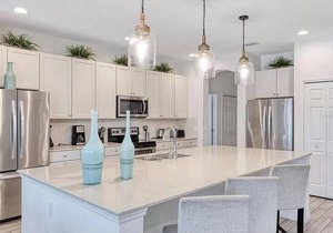 Huge, Popular Resort Villa 30+ Guests - Resort/Pool/Spa/Game Room/Near Disney!