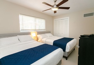 Large 4BR, Best Location in Hollywood Lakes, Heated Pool, Minutes From The Beach