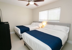 Large 4BR, Best Location in Hollywood Lakes, Heated Pool, Minutes From The Beach