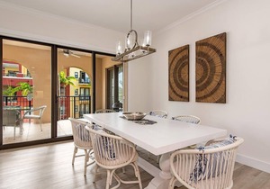 Luxurious Esplanade Condo | Overlooking Bay