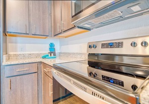 Modern 1BR w/Balcony | Walk to UF & Shands | Perfect for Long Stays