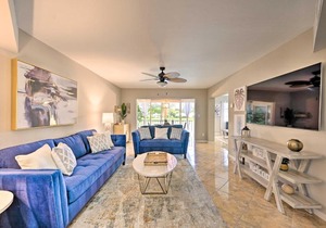 Naples Condo w/Enclosed Balcony & Lake Views!