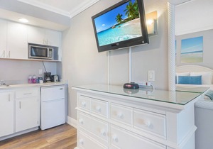 Pelican Pointe 311:Walk to Beach~Pool~Free Parking