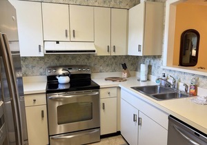 Pet Friendly Condo in Gated Community with Pool and Fitness Center!