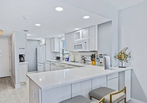 PT501 Ponce de Leon Towers ~ Beachfront Condo