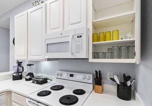 Quiet and Cozy Private Resort Condo in Bahama Bay