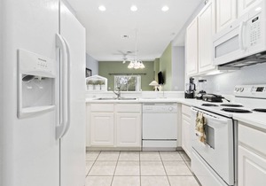 Quiet and Cozy Private Resort Condo in Bahama Bay
