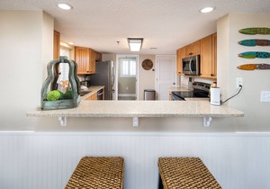 SD 712: Wave Whisperer - Your Front Row Seat to Beachfront Bliss!
