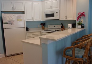 Spacious 1BR/1.5BA Beachfront Condo – Summer Nights Open! Book Now! GREAT RATES!