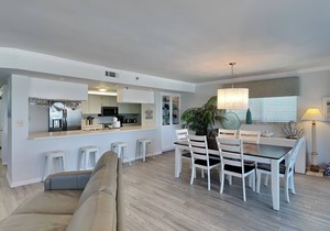 Surf Dweller #501 - Beachfront Condo w/Gulf views, Pool Access