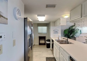 Surf Dweller #501 - Beachfront Condo w/Gulf views, Pool Access