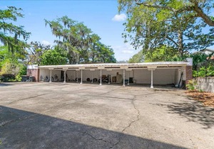 This apartment is a 2 bedroom(s), 1 bathrooms, located in Jacksonville, FL.