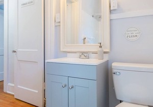 This house is a 1 bedroom(s), 1 bathrooms, located in Jacksonville, FL.