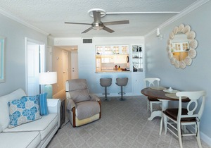 Tradewinds 403- Enjoy Sunsets from the Balcony!