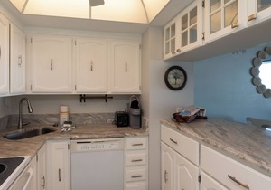 Tradewinds 403- Enjoy Sunsets from the Balcony!