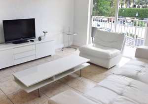 Vacation Starts Here! 2 Convenient Rooms, On-site Pool, Private Beach Access