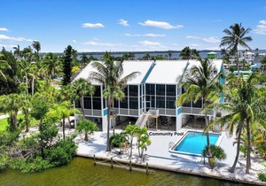 Waterfront Matlacha Condo w/Patio + Pool Access!