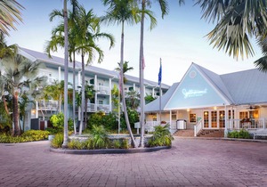 Your Exciting Florida Vacay Starts Here! 2 Island View Units, Onsite Restaurant