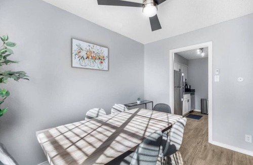 Central Arlington Apartment | 0.2mi/0.3km to Dallas Stadium 2BR +FREE Parking