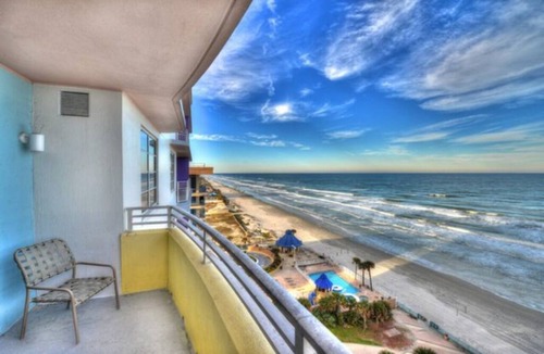 Brush - Stewarts Condo | 1 Bedroom Condo w/Kitchen, Balcony, Sleeps 4, on Daytona Beach, Ocean Walk!