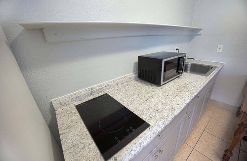 Merritt Island Apartment | 1 Bedroom Suite| Kitchenette