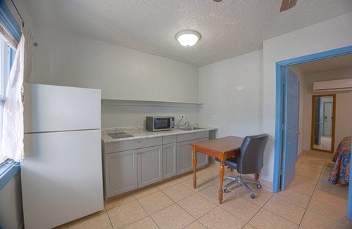 Merritt Island Apartment | 1 Bedroom Suite| Kitchenette