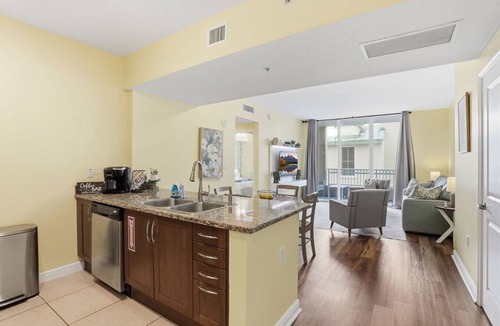 Boynton Beach Condo | 1 BR King- Rooftop Pool close to beach Casa Costa