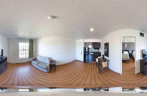 Dallas Apartment | 1 King Bed|Suite,Smk,Sofa-Bed