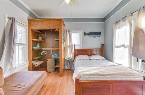 Galveston Apartment | 1 Mi to Beach! Coastal Couples Escape in Galveston
