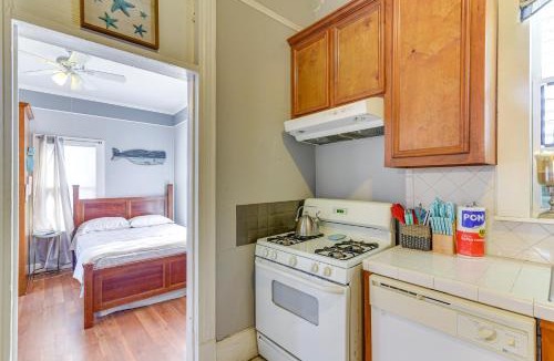 Galveston Apartment | 1 Mi to Beach! Coastal Couples Escape in Galveston