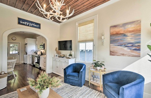 Galveston House | 1 Mi to Gulf! Couples Retreat in Galveston