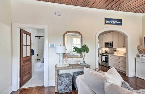 Galveston House | 1 Mi to Gulf! Couples Retreat in Galveston
