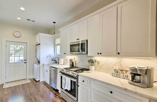 Galveston House | 1 Mi to Gulf! Couples Retreat in Galveston