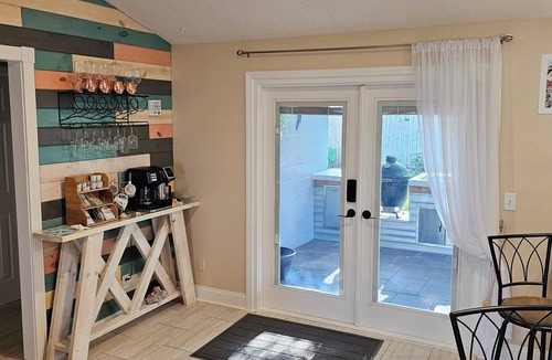 Atlantic Beach House | <1 mi. to the BEACH! 2bed/2ba with Office! Summer Kitchen/Patio/Firepit/Gym!