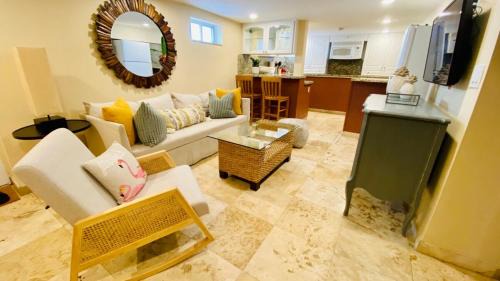 East Little Havana House | 1 Mile From Jackson Um Hospital Mins 2 Miami Beach