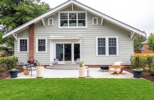 Summerville House | 1 mile from Masters! Updated 4/4.5 Craftsman House on the Hill!