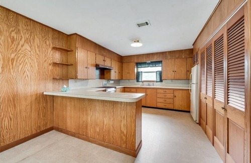 Central Arlington Bed & Breakfast | 1 mile stadium, AC 2-bedroom 1 bath, with breakfast car available