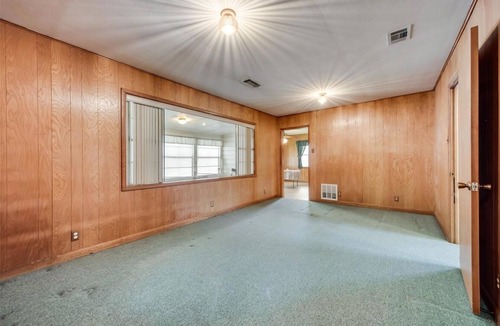 Central Arlington Bed & Breakfast | 1 mile stadium, AC 2-bedroom 1 bath, with breakfast car available