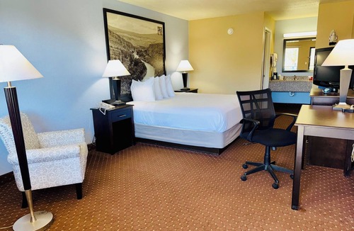 New Braunfels Hotel | 1 or 2-bed hotel in awesome New Braunfels with AC, WiFi