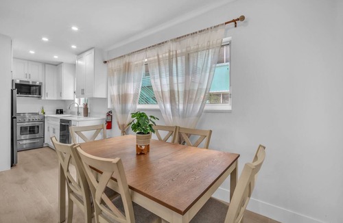 North Beach Apartment | #1 - Romantic Beach Escape 1BR Walk to Ocean