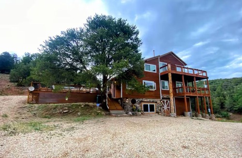 Cotopaxi House | 10+ Acres Private 3story Royal Gorge retreat