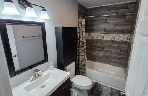 Almont Apartment | 101B New Modern Studio in Maryville