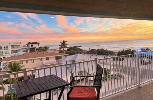 Bradenton Beach House | 102 6Th St S- Upstairs Home