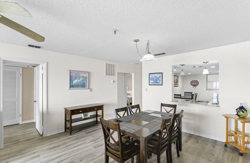 Madeira Beach Condo | 112 m² Condo ∙ 2 bedrooms ∙ 6 guests