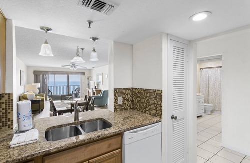 Madeira Beach Condo | 112 m² Condo ∙ 2 bedrooms ∙ 6 guests